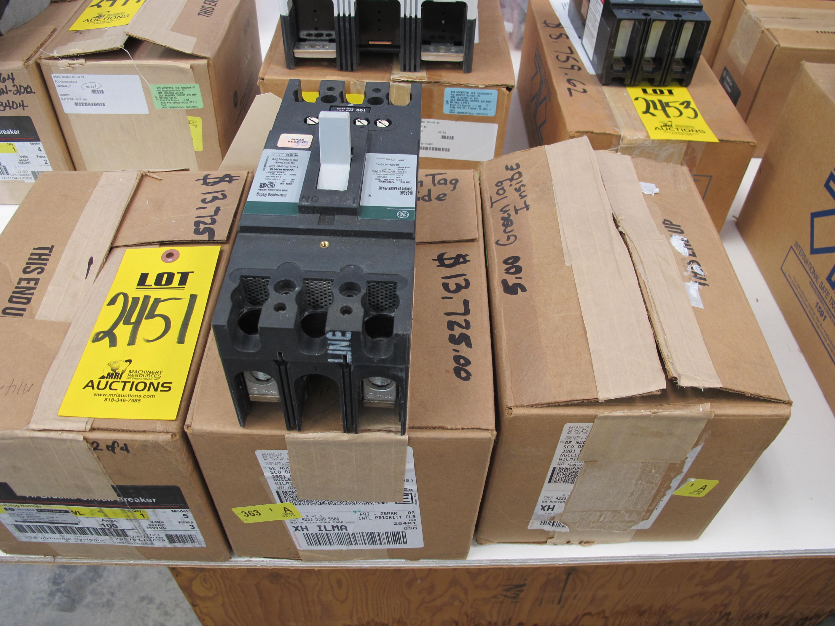 LOT (3) BREAKERS, CIRCUIT TYPE, 100 AMP RATING, 480 AC, 250 DC VOLT RATING, 2 POLE, THERMAL MAGNETIC KIND. 600-1250 AMP ADJUSTABLE TRIP, INTERCHANGEABLE TRIP UNIT, 10KA INTERRUPT CURRENT RATING, AT 250VDC, UL LISTED, MOLDED CASE CONSTRUCTION. CURVE NUMBER GES-6103F. PART # 234C6213P216 (W-44) LOADING & HANDLING FEE $5-